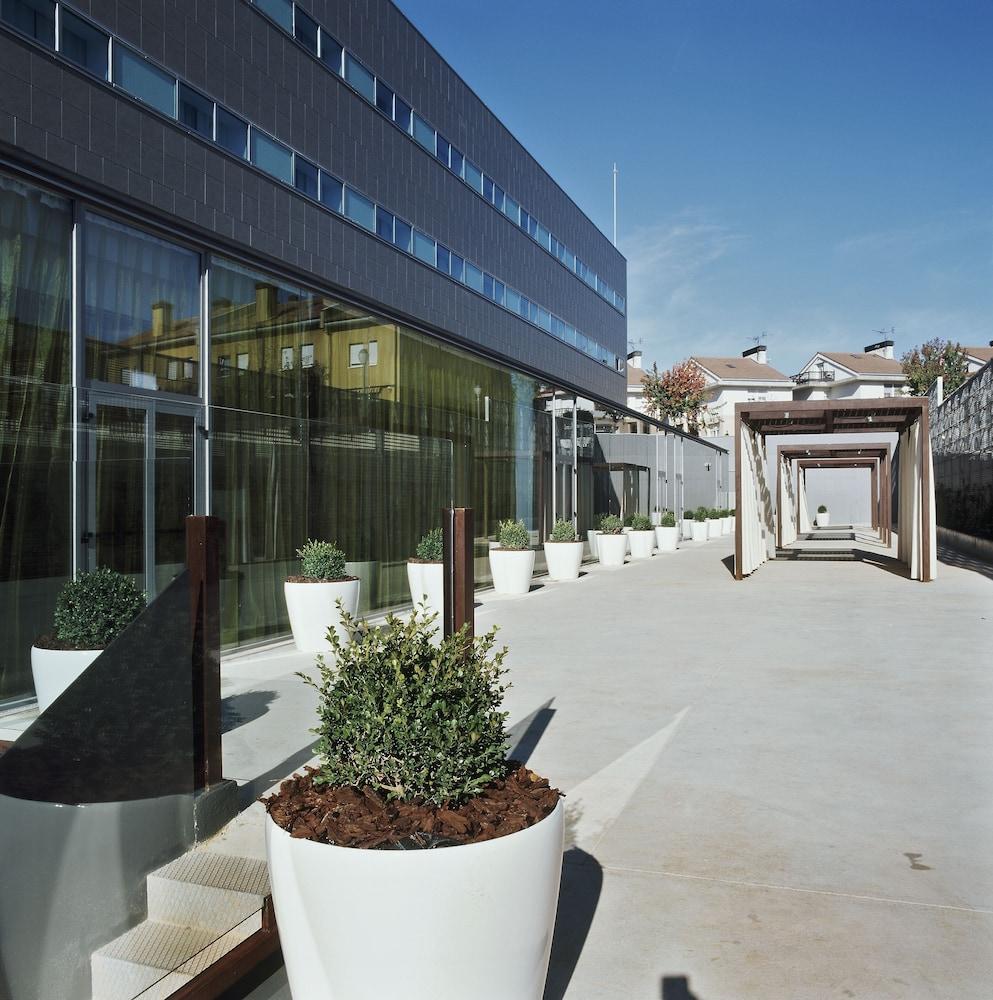 Exe Zizur Pamplona Hotel Zizur Mayor Exterior photo
